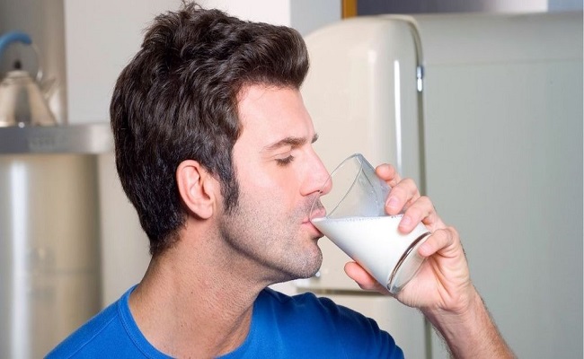 why-you-should-drink-milk-at-night